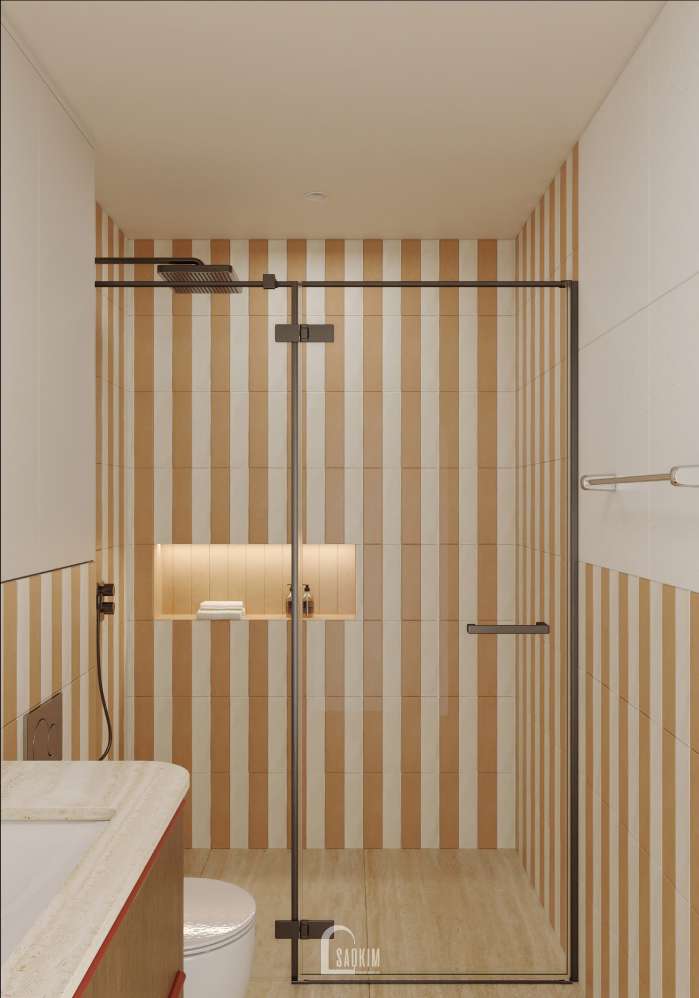 Phòng tắm WC – điểm nhấn gạch sọc trong thiết kế nhà phố Long Biên.
